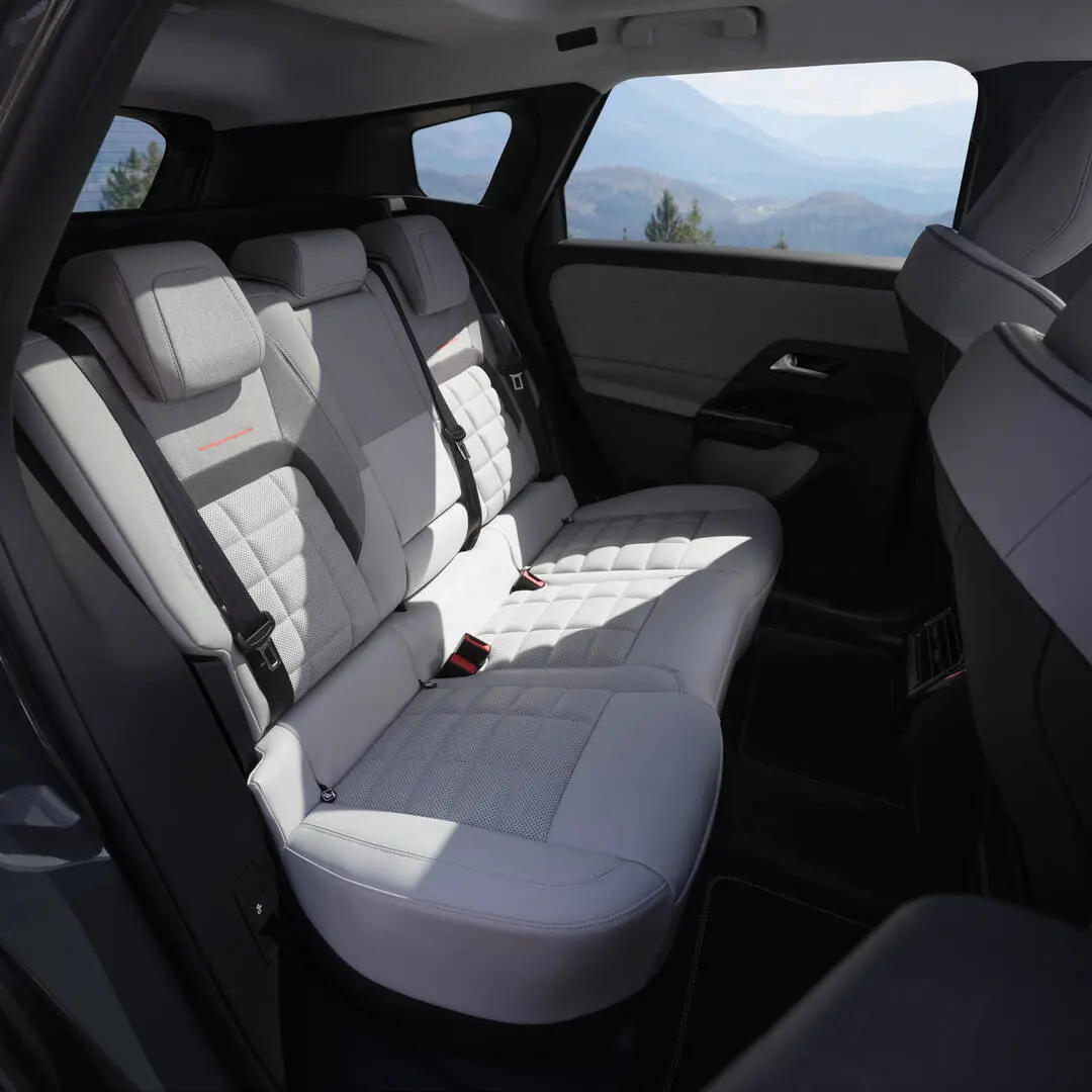 UUSI CITROËN C5 Aircross XXL mukavuus XXL tiloissa
